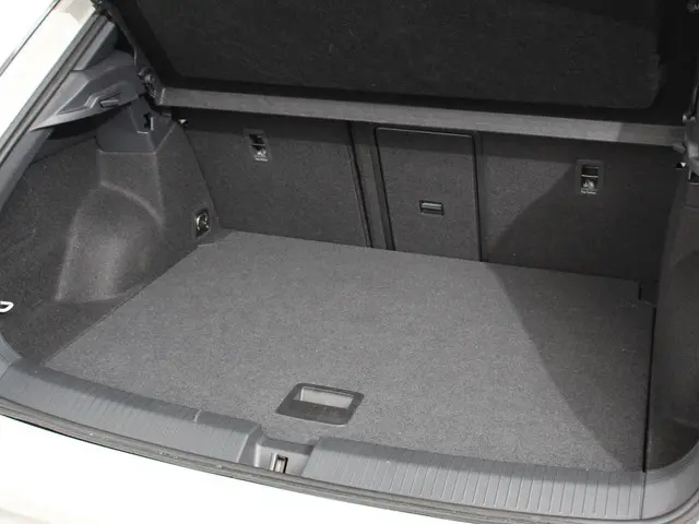 Volkswagen T-Roc 1.5 TSI R-Line+ 2025 Benzine 33