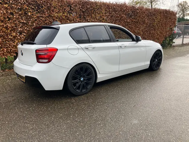 BMW 1 Serie 114i EDE Sport 2013 Benzine 5