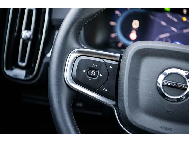 Volvo XC40 2.0 B4 Plus Dark 2025 Benzine 27