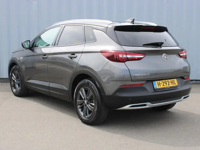 Opel Grandland X 1.2T 130 INNOVATION 2019 Benzine 3