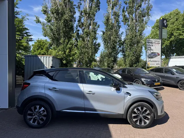 Renault Captur 1.3 TCe 140pk EDC Techno 2024 Benzine 4