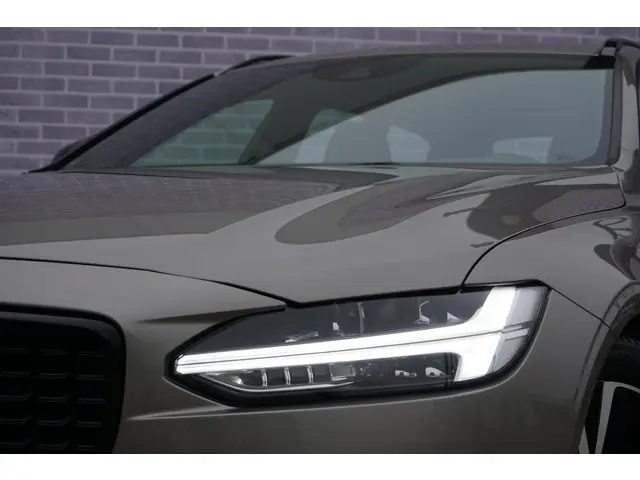 Volvo V90 2.0 B4 R-Design 2021 Benzine 7