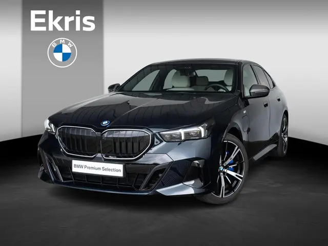 BMW 5 Serie Sedan 550e xDrive 2025 Hybride Benzine