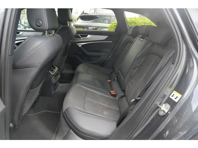 Audi A6 Avant 40 TFSI S edition 2022 Benzine 16