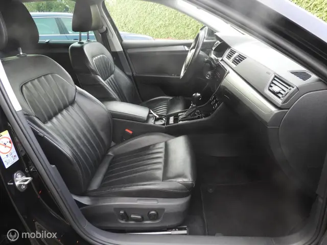Škoda Superb Combi 1.4 TSI Leder , Camera 2017 Benzine 15