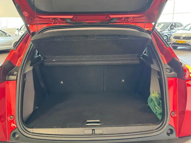 Peugeot 2008 1.2 PureTech Allure 2020 Benzine 12