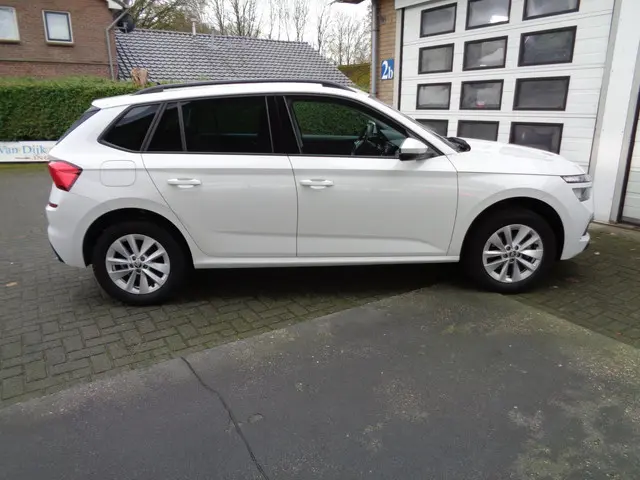 Škoda Kamiq 1.0 TSI Ambition 2023 Benzine 4