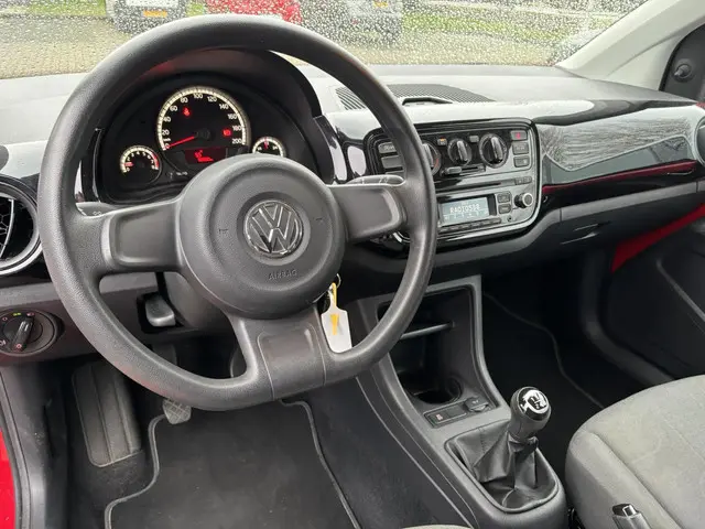 Volkswagen up! 1.0 move up! BlueMotion | Airco | 2013 Benzine 2