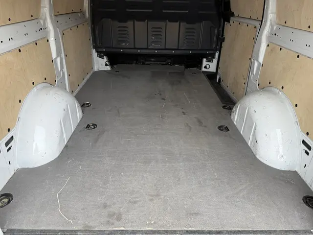 Mercedes-Benz Vito 116 1.9 CDI 2024 Diesel 15