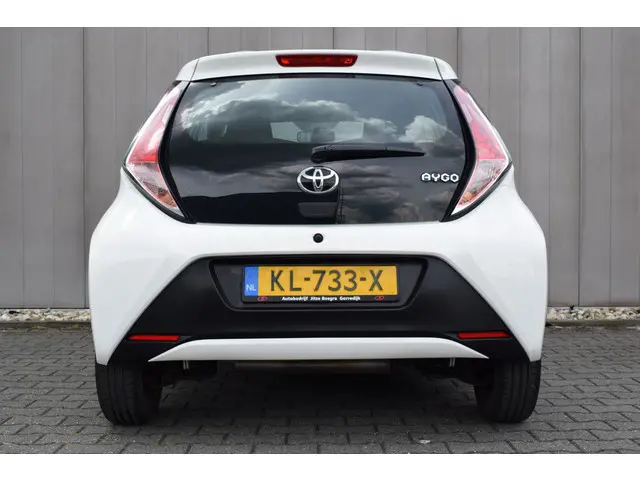 Toyota Aygo 1.0 VVT-i 5Drs X-Now 2016 Benzine 14