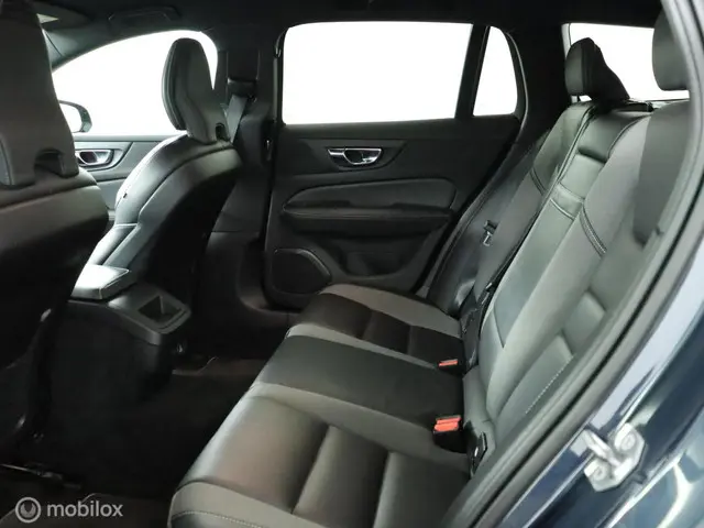 Volvo V60 2.0 T4 R-Design / polestar 211pk 2019 Benzine 61