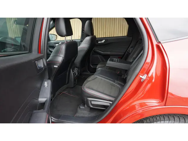 Ford Kuga 2.5 PHEV 224pk ST-line X 2023 Hybride Benzine 28