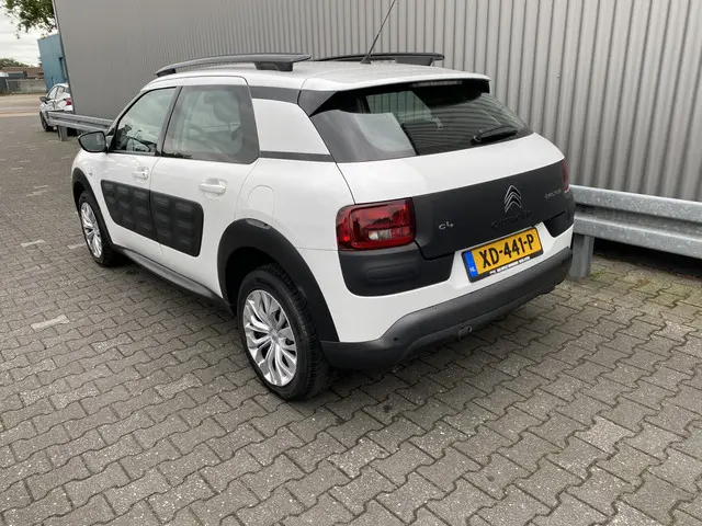 Citroën C4 Cactus 1.2 PureTech Business 2015 Benzine 16