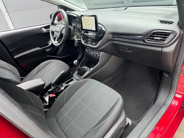 Ford Fiesta 1.1 Facelift / Navi / 72.000 km Nap!!!! 2019 Benzine 19