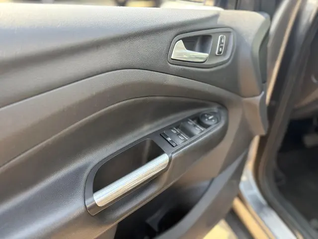 Ford Kuga 1.6 Titanium Plus 4WD 2014 Benzine 10