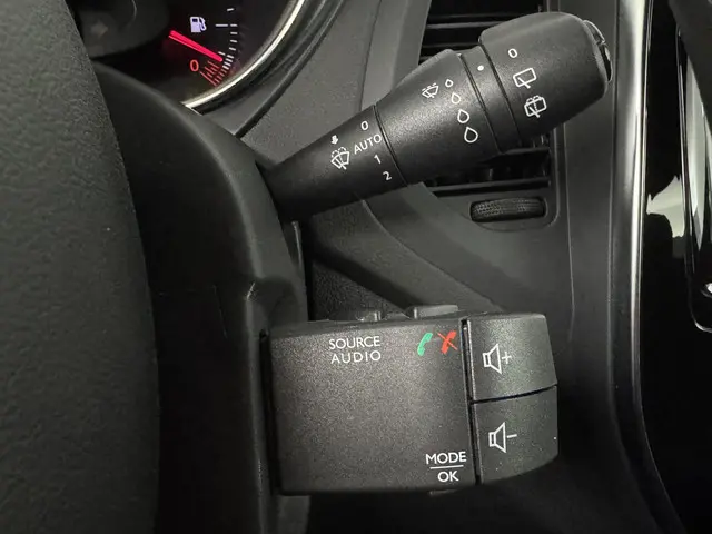 Renault Captur 1.3 TCe 150 EDC Version S 2019 Benzine 37
