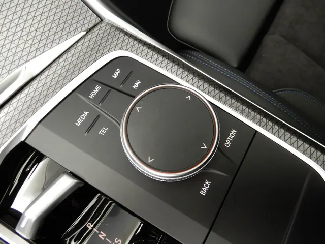 BMW 3 Serie Touring 320i 2024 Benzine 19