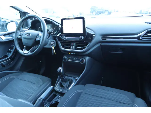 Ford Fiesta 1.0 ECOBOOST HYBRID TITANIUM 2022 Benzine 4