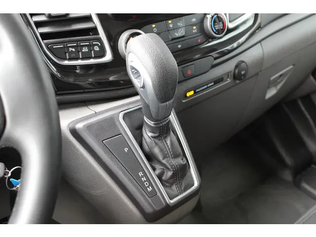 Ford Transit Custom 300 2.0 TDCI L1H1 Limited 2023 Diesel 21
