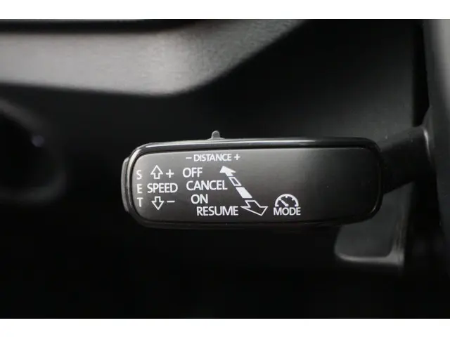 Škoda Scala 1.0 TSI DSG Sport Business 2023 Benzine 34