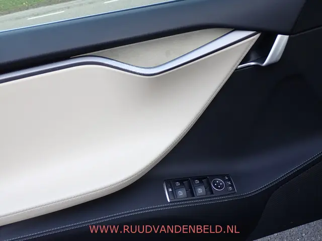 Tesla Model S 75D 2018 Elektrisch 25