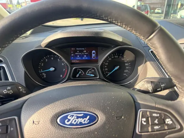 Ford C-MAX 1.0 Titanium 2015 Benzine 6