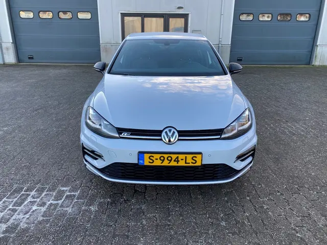Volkswagen Golf 1.5 TSI Highline Business R 2018 Benzine 8