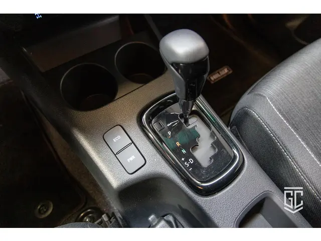 Toyota Hilux 4.0 Double Cab Adventure 2024 Benzine 18