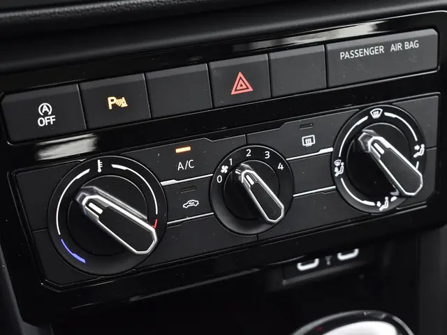 Volkswagen T-Cross 1.0 TSI 95pk Life 2023 Benzine 29