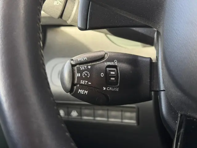 Citroën Berlingo 1.2 PureTech Shine 2020 Benzine 31