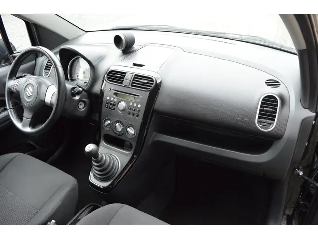 Suzuki Splash 1.0 VVT Comfort EASSS 2015 Benzine 16