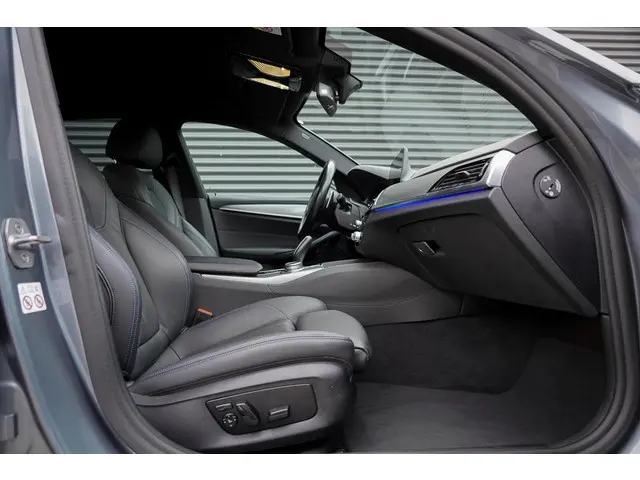 BMW 5 Serie 530e High Executive 2020 Hybride Benzine 19