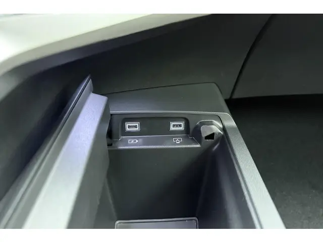 Peugeot 3008 1.2 Hybrid 136 Allure 2024 Hybride Benzine 30