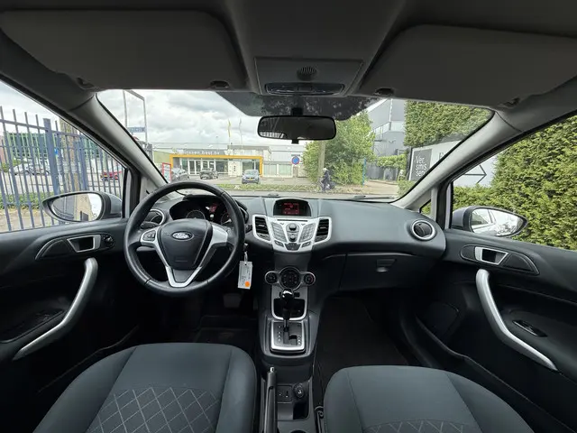 Ford Fiesta 1.4 Titanium 2012 Benzine 17