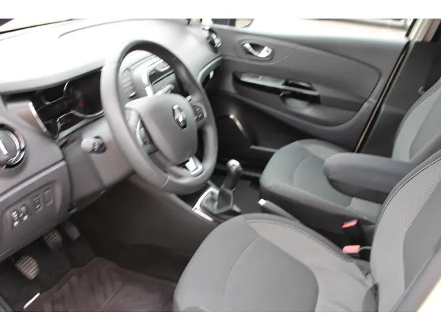 Renault Captur TCe 90 Dynamique 2017 Benzine 2