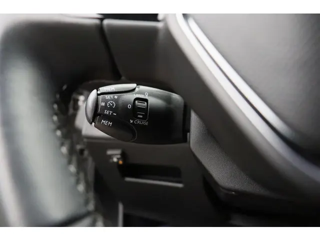 Peugeot 5008 1.2 PureTech Blue Lease Premium 2020 LPG/Gas 30