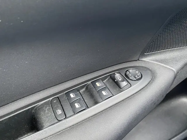 Citroën C4 1.2 PureTech Business 2015 Benzine 20