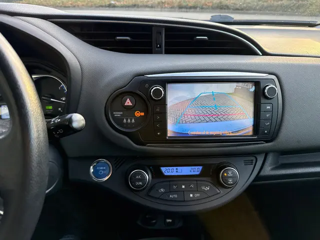 Toyota Yaris 1.5 Hybrid Lease 2015 Hybride Benzine 15