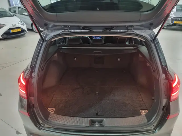 Hyundai i30 Wagon 1.5 T-GDi MHEV Premium 2022 Benzine 10