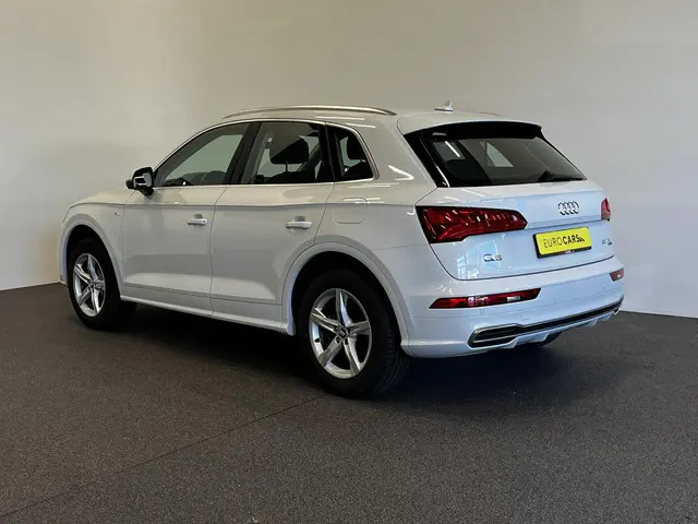 Audi Q5 50 TFSI e S edition 2020 Hybride Benzine 31