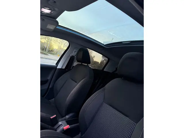 Peugeot 208 1.2 PureTech Allure 2019 Benzine 12