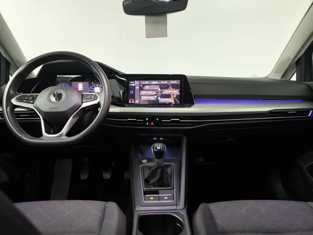 Volkswagen Golf 1.0 TSI Life 2022 Benzine 35