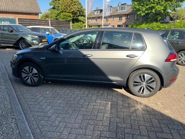 Volkswagen e-Golf E-Golf 2017 Elektrisch 26