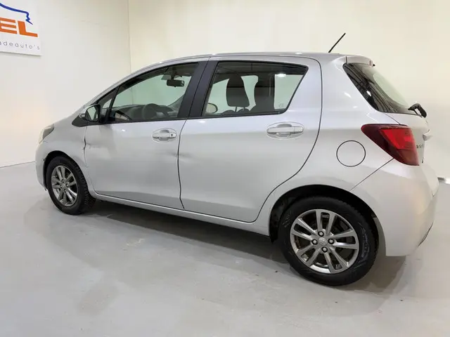 Toyota Yaris HB 1.0 VVt-i Aspiration 2015 Benzine 22