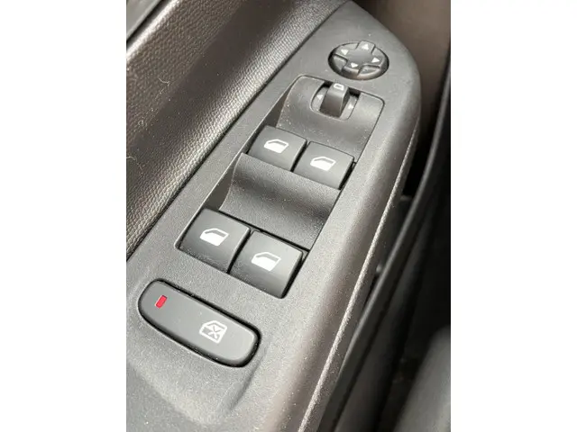 Opel Corsa-e Elegance 50 kWh 2022 Elektrisch 16