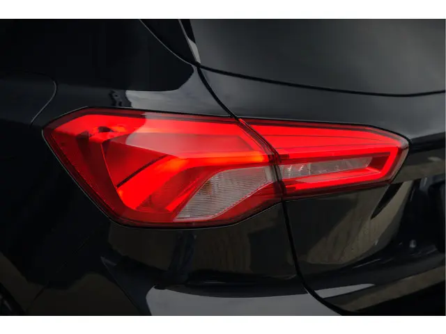 Ford Focus 1.5 EcoBoost ST Line Business 2019 Benzine 24