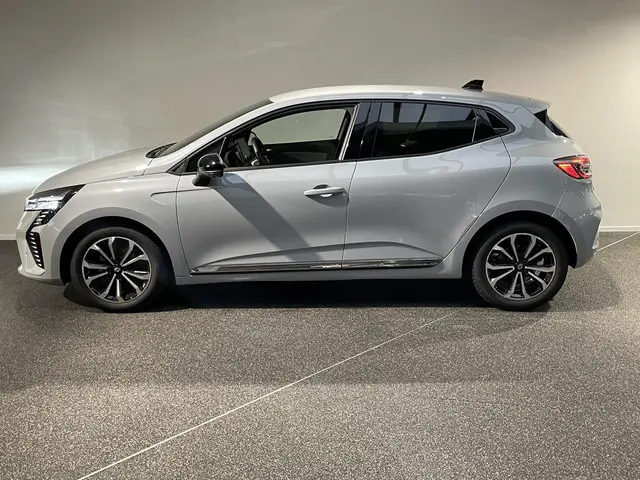 Renault Clio 1.0 TCe 90 GPF techno 2023 Benzine 14