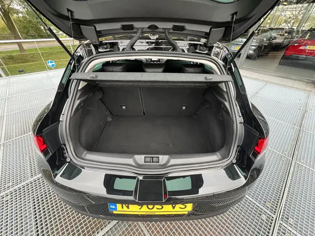 Renault Mégane 1.3 TCe 140 EDC Intens 2022 Benzine 9