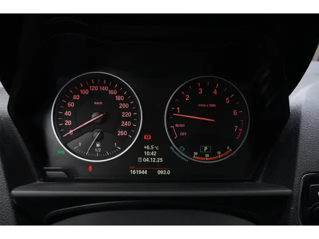 BMW 1 Serie 116i High Executive 2013 Benzine 28