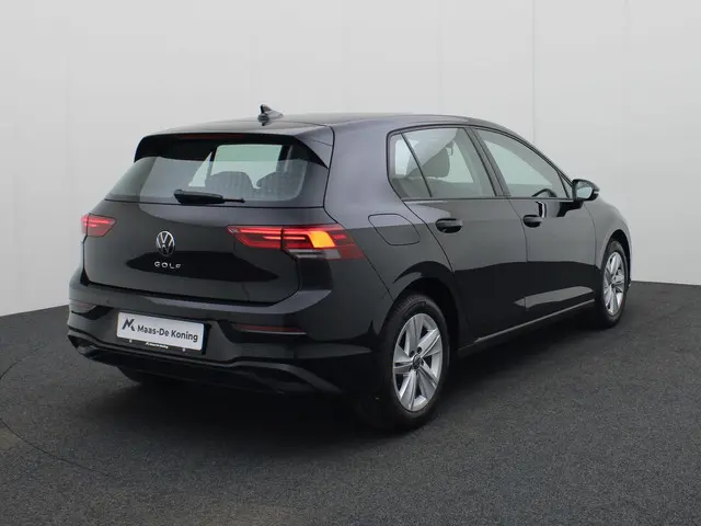 Volkswagen Golf 1.5TSI/130PK Life 2024 Benzine 2